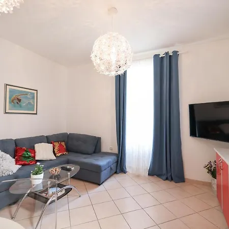 Cosy Apartman 아파트 자다르